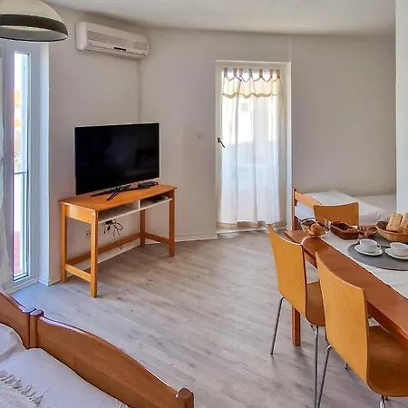 Nice In With Kitchen *
